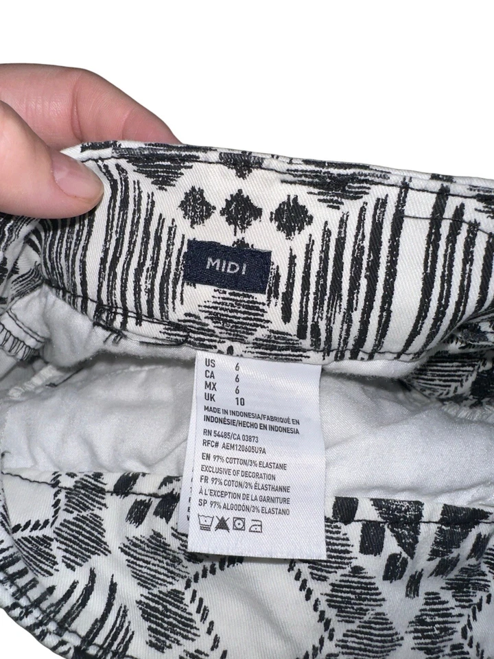 Pantalones Cortos American Eagle Elastizados Midi Talla 6 Negro Blanco Gráfico Geométrico Foto 4 de 4