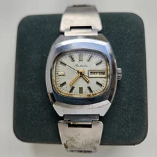 Raketa Dual Calendar White dial USSR Soviet Watch Caliber 2628.N 19 jewels