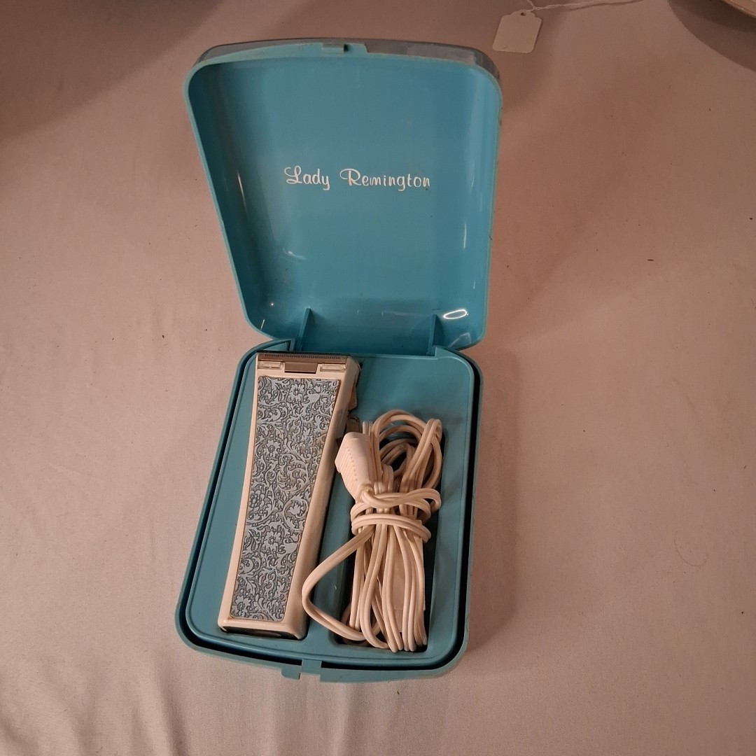 Vintage Lady Remington Electric Shaver  Baby Blue