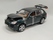 Maisto Special Edition 1:18 Scale Metallic Green Porsche Cayenne Turbo