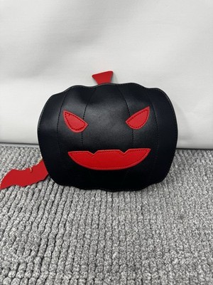Blk Halloween Jack O Lantern Crossbody Bag. Gold Plated & Leather faux strap A13