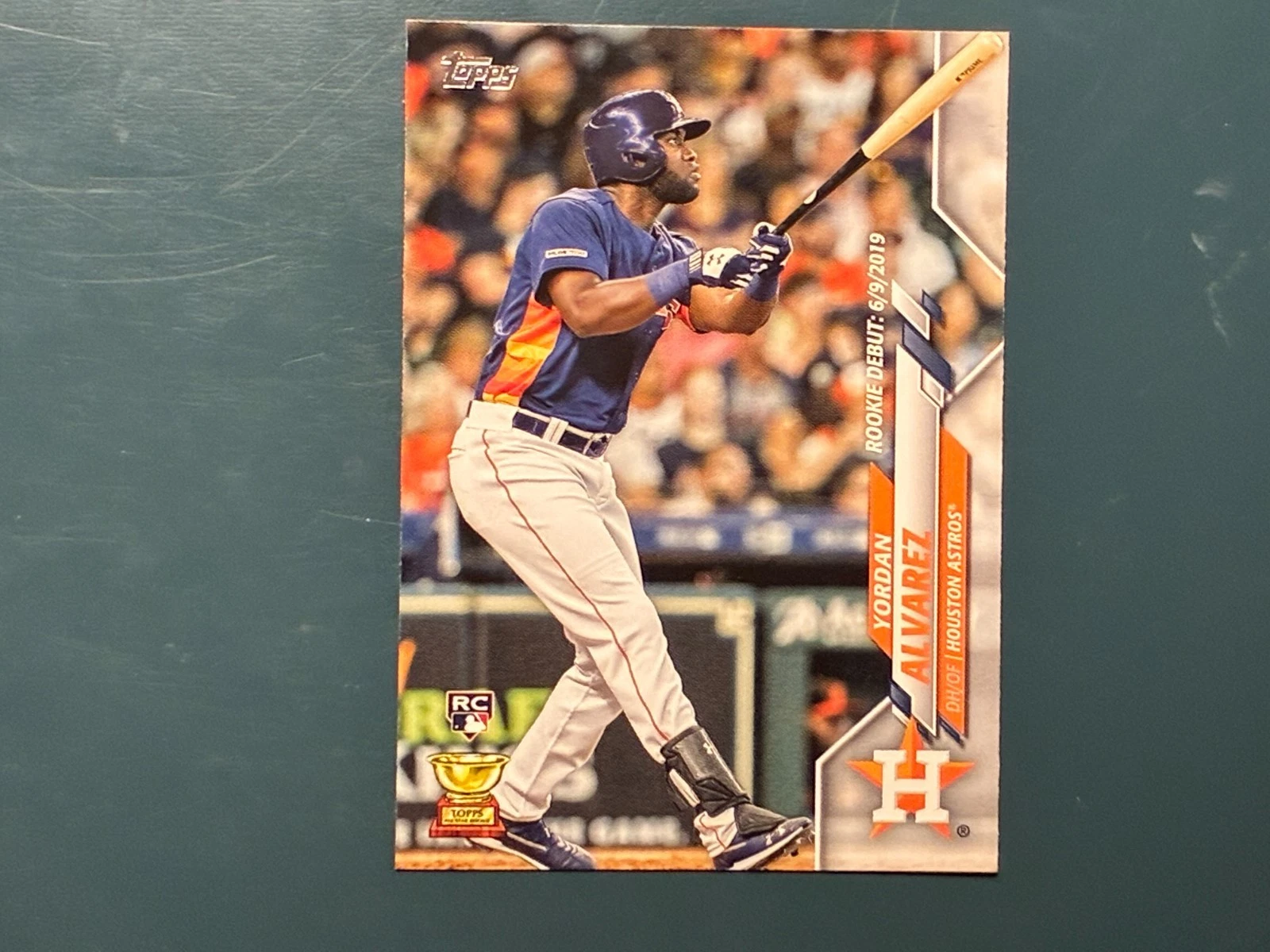 2020 Topps Update Series - Rookie Debut Yordan Alvarez #U-300 Swinging (RC)