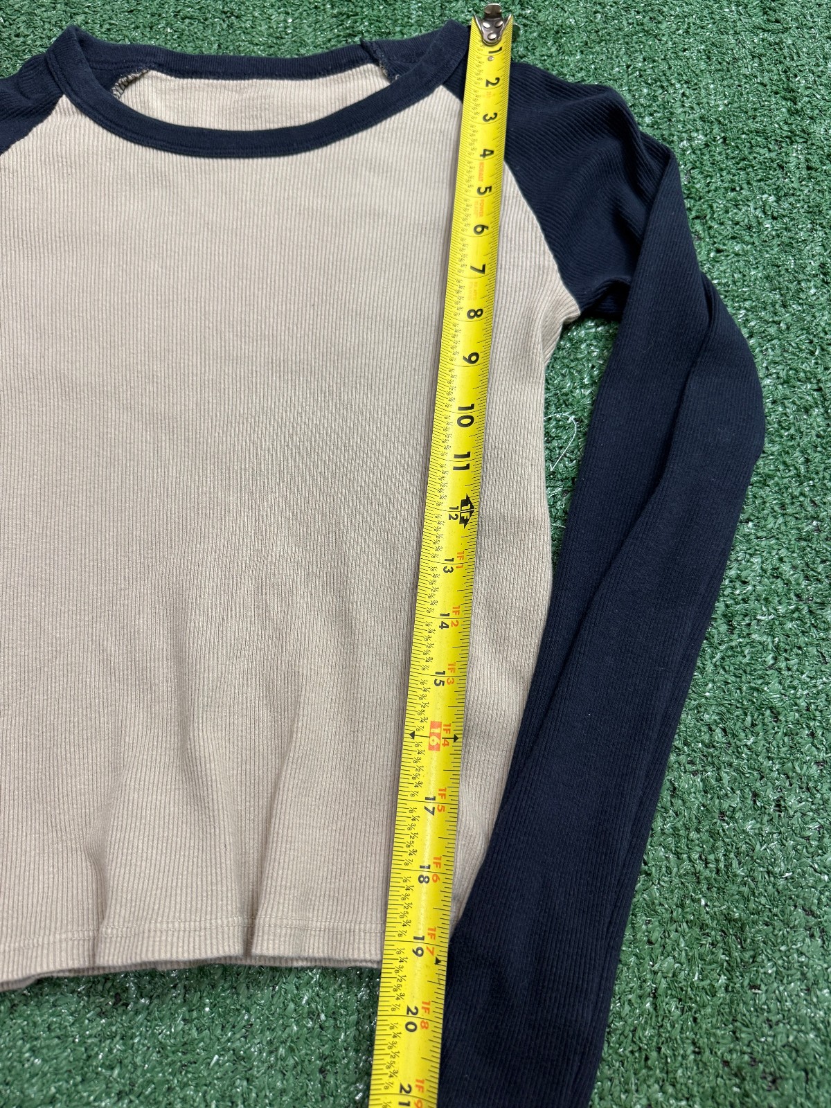 Brandy Melville John Galt Ribbed Cute Long Sleeve Round Neck Crop Top Shirt