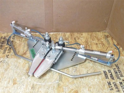 238642 New-No Box; MFG- 6MCLA0758 Spring Loaded Jaw Assembly; 1MPa Max