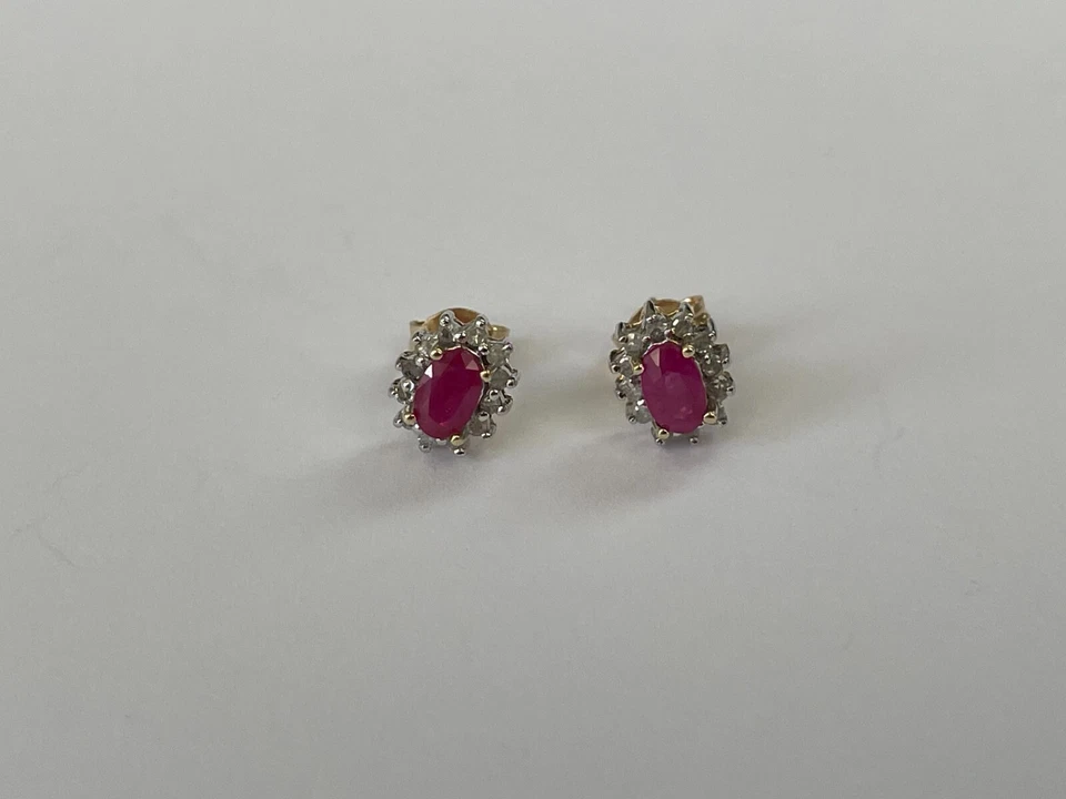 Ruby and Diamond Earrings 9ct Gold Cluster Stud Diamond & Ruby Gold Earrings - Image 3 of 4
