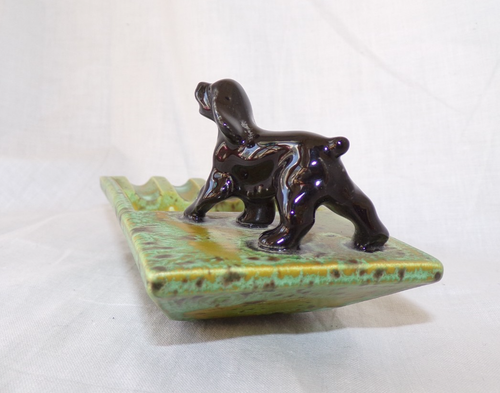 Cenicero vintage MCM verde moteado con cerámica Black Dog Spaniel mediados de siglo - Imagen 7 de 16