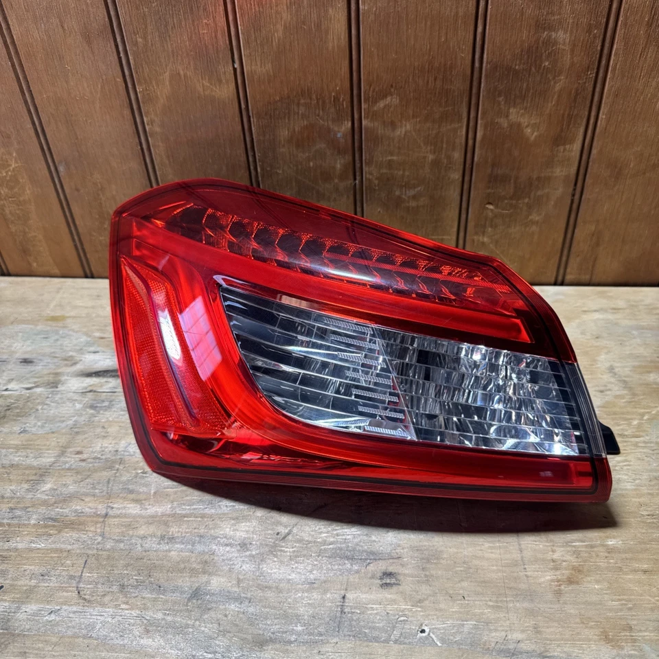 2014-2024 MASERATI GHIBLI LUZ TRASERA IZQUIERDA LADO DEL CONDUCTOR LUZ TRASERA EXTERIOR LÁMPARA OEM Foto 3 de 4