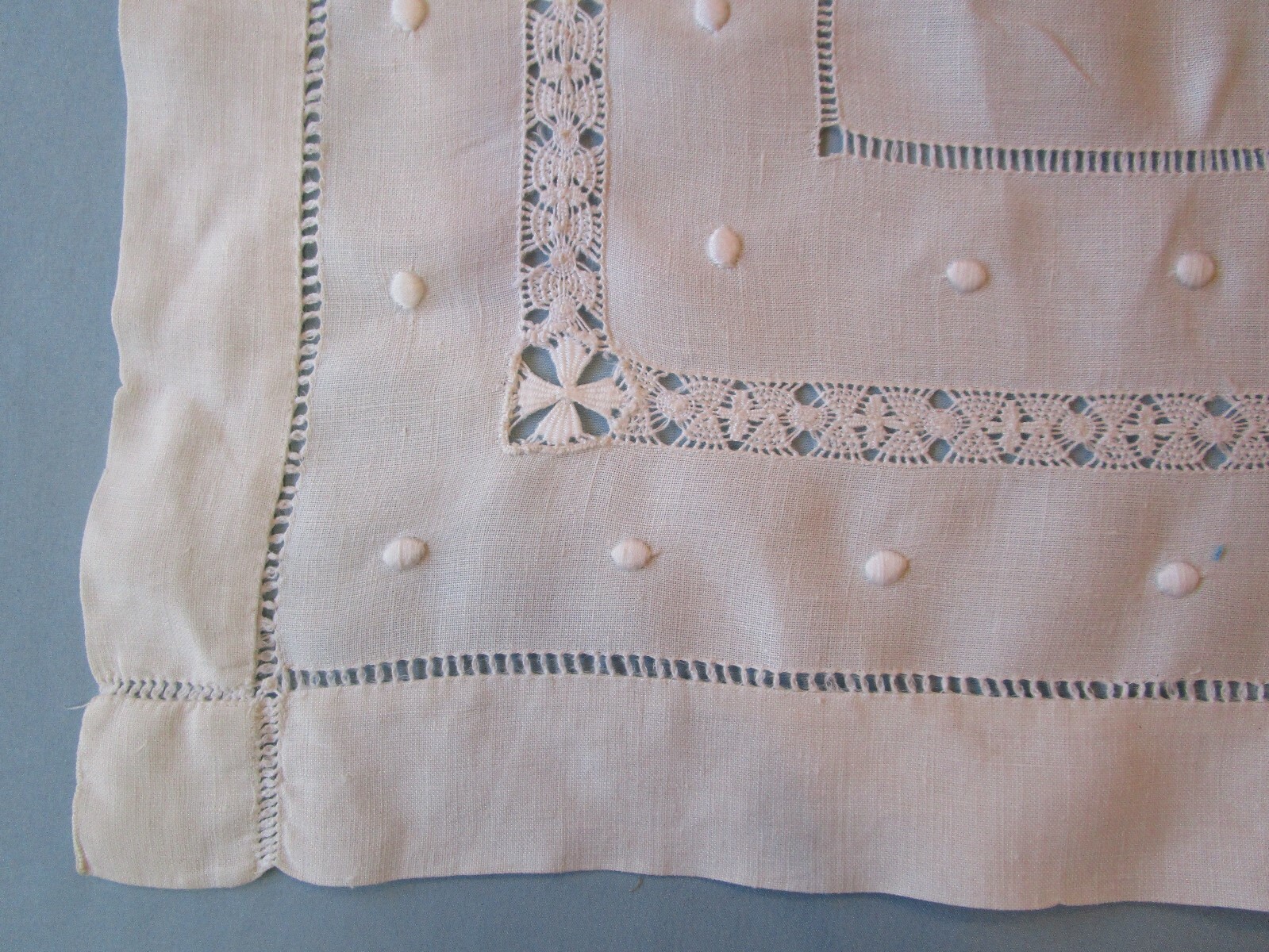 Vintage Hand made Lace Linen Tablecloth Italian Whitework  Bridal 35" sq 90cm