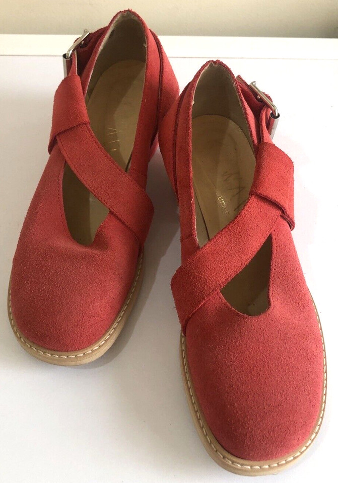 Kuwaii Red Suede Brogues With Buckles Shoes Women's Size 37