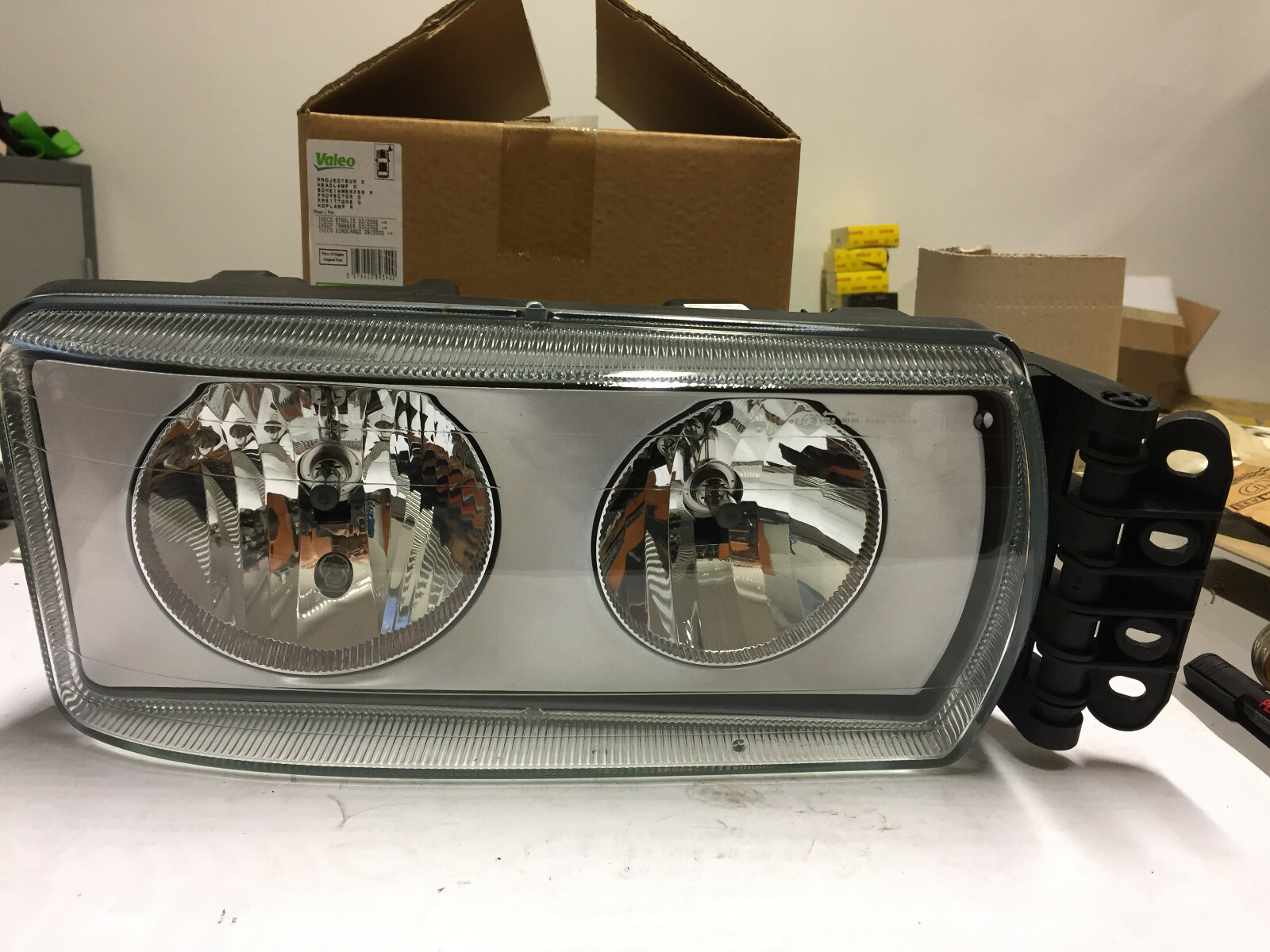 For Iveco Eurocargo Stralis Trakker From 02 Headlight Right Iodine H7 H7 Valeo