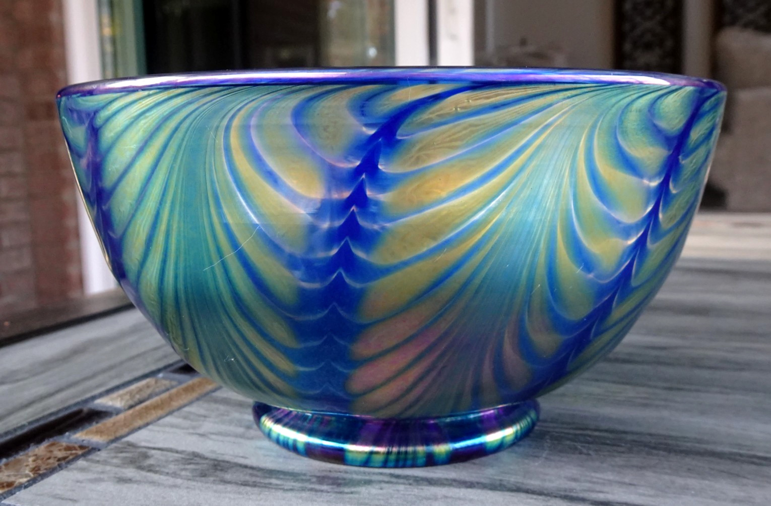Signed Lundberg Studios Art Glass 2002 Pulled Feather Blue Iridescent Bowl