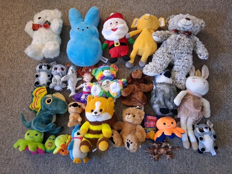 Huge Lot Of Plushies, Peeps, Ganz, Fiesta, Hallmark, Ty, Goffa And More