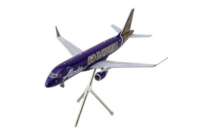 Embraer ERJ-175 Commercial Aircraft ''Alaska Airlines/Horizon - University of Was