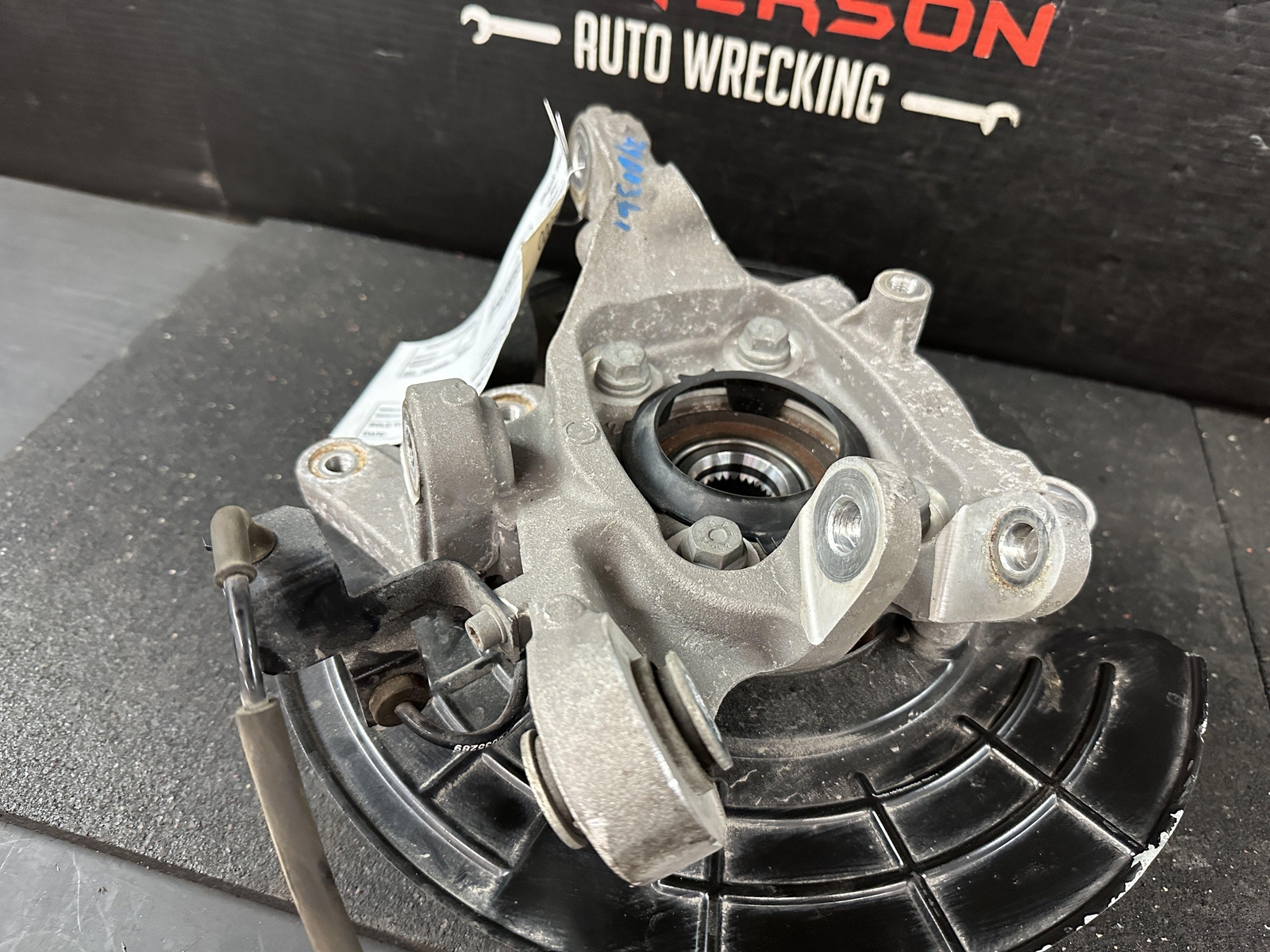 17-22 MASERATI QUATTROPORT REAR PASSENGER RIGHT RH SPINDLE KNUCKLE