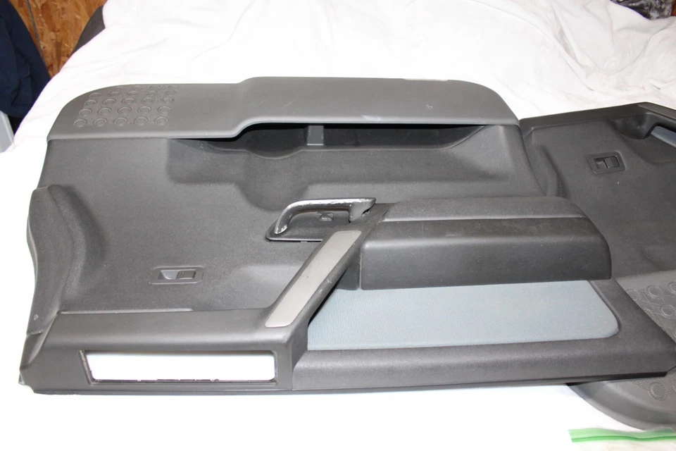 04-12 Nissan TITAN Paneles de Puerta GRIS DOS TONOS Par con Manijas de Puerta PW Interruptor TRIM Foto 3 de 4