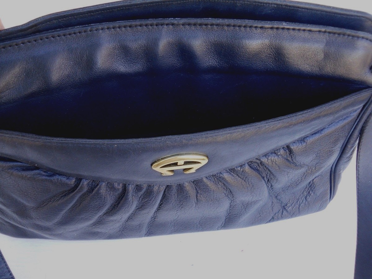 AIGNER ネイビー レザー ショルダーバッグ Etienne Aigner Vintage Classic Navy Blue Pebbled Leather Front