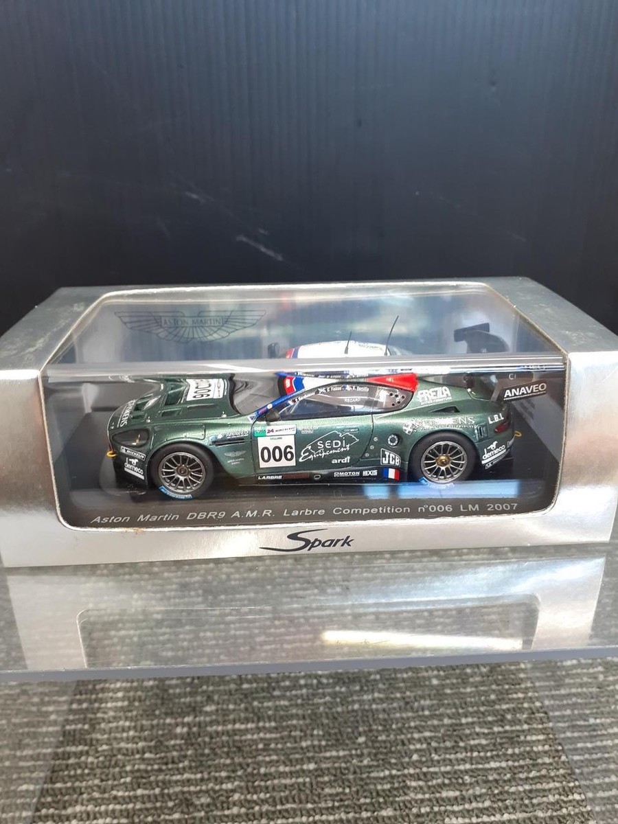 スパークアストンマーティンAston Martin DBR9 ミニカー 1/43
