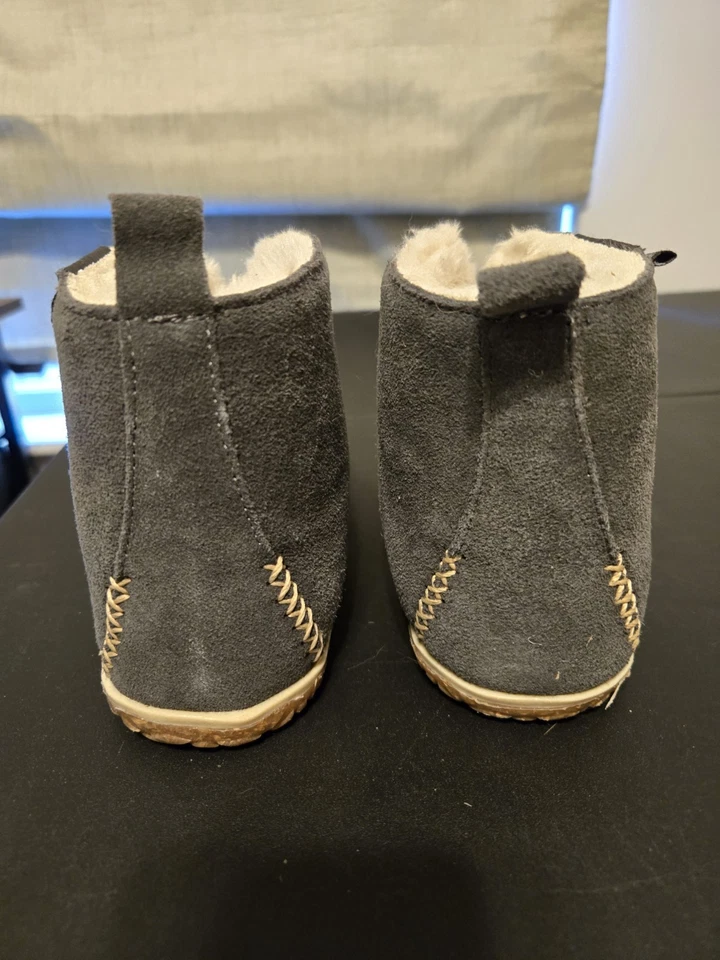Woman's Minnetonka Tucson Slipper Boots Size 9M - Gray - Image 2 of 4