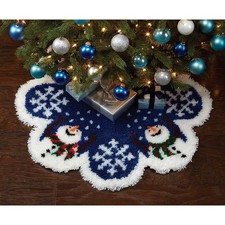 Herrschners  Snow Happy Tree Skirt Latch Hook Kit