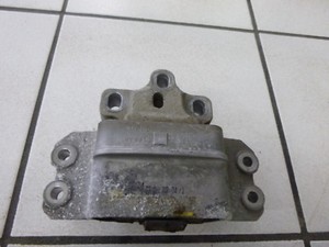 VW Golf V 1K 2.0 TDI Getriebelager  Motorhalter Halter Motorlager   1K0199555Q