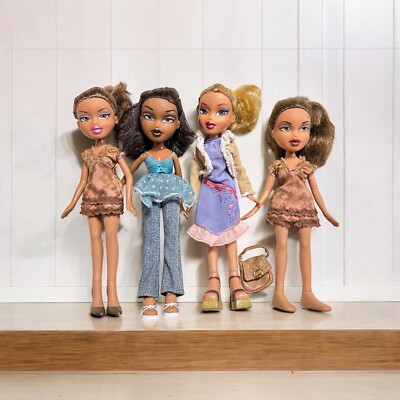 4 x Vintage 2001 Bratz Fashion Play Puppen Konvolut Restposten komplett bekleidet Schuhe
