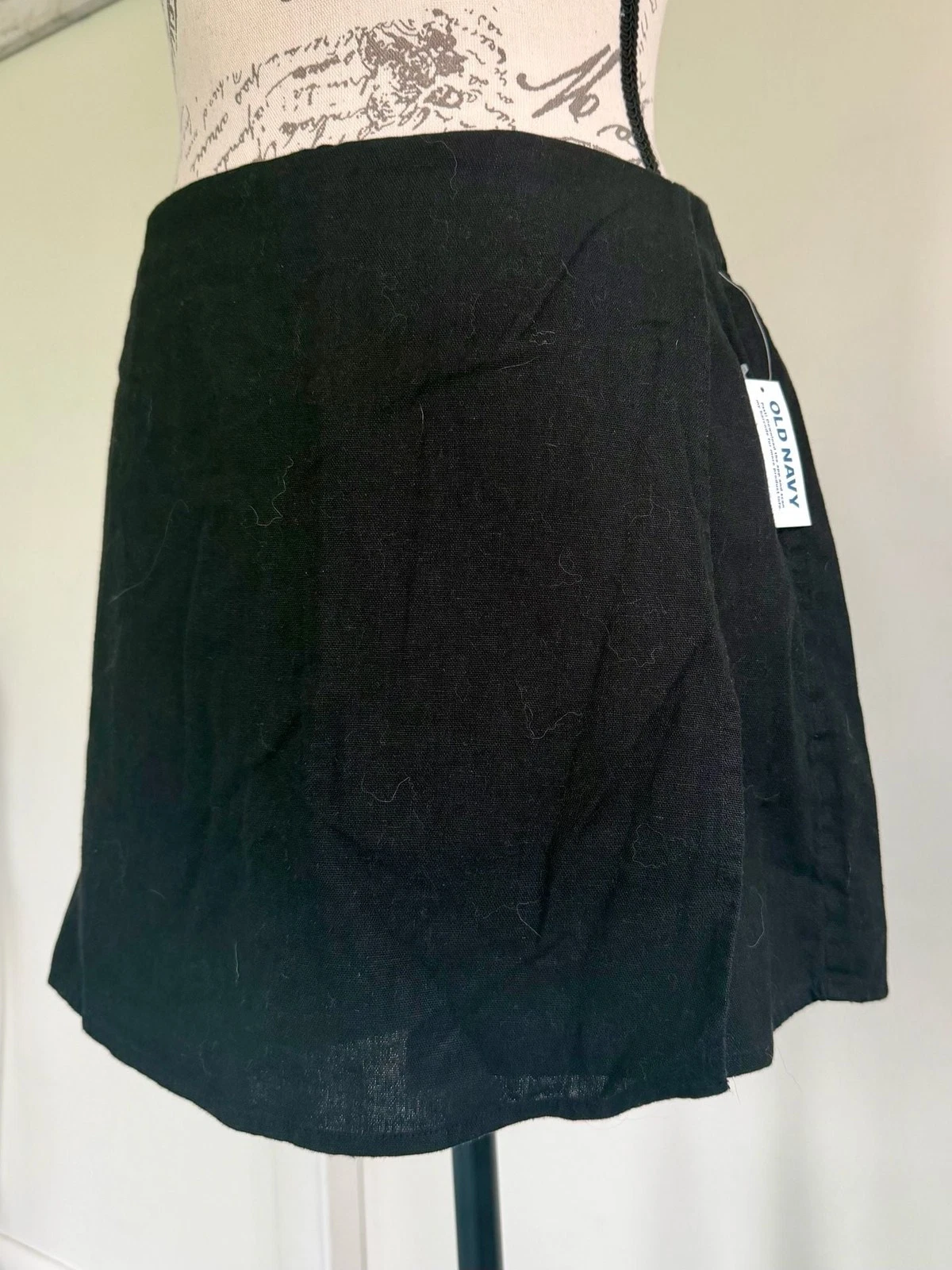Old Navy Linen-Blend Wrap-Front Skort Black Size S
Opens in a new window or tab