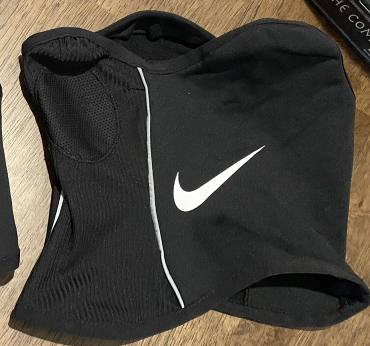 Nike Dri-FIT Strike Winter Warrior Snood - Barely Worn
Opens in a new window or tab
