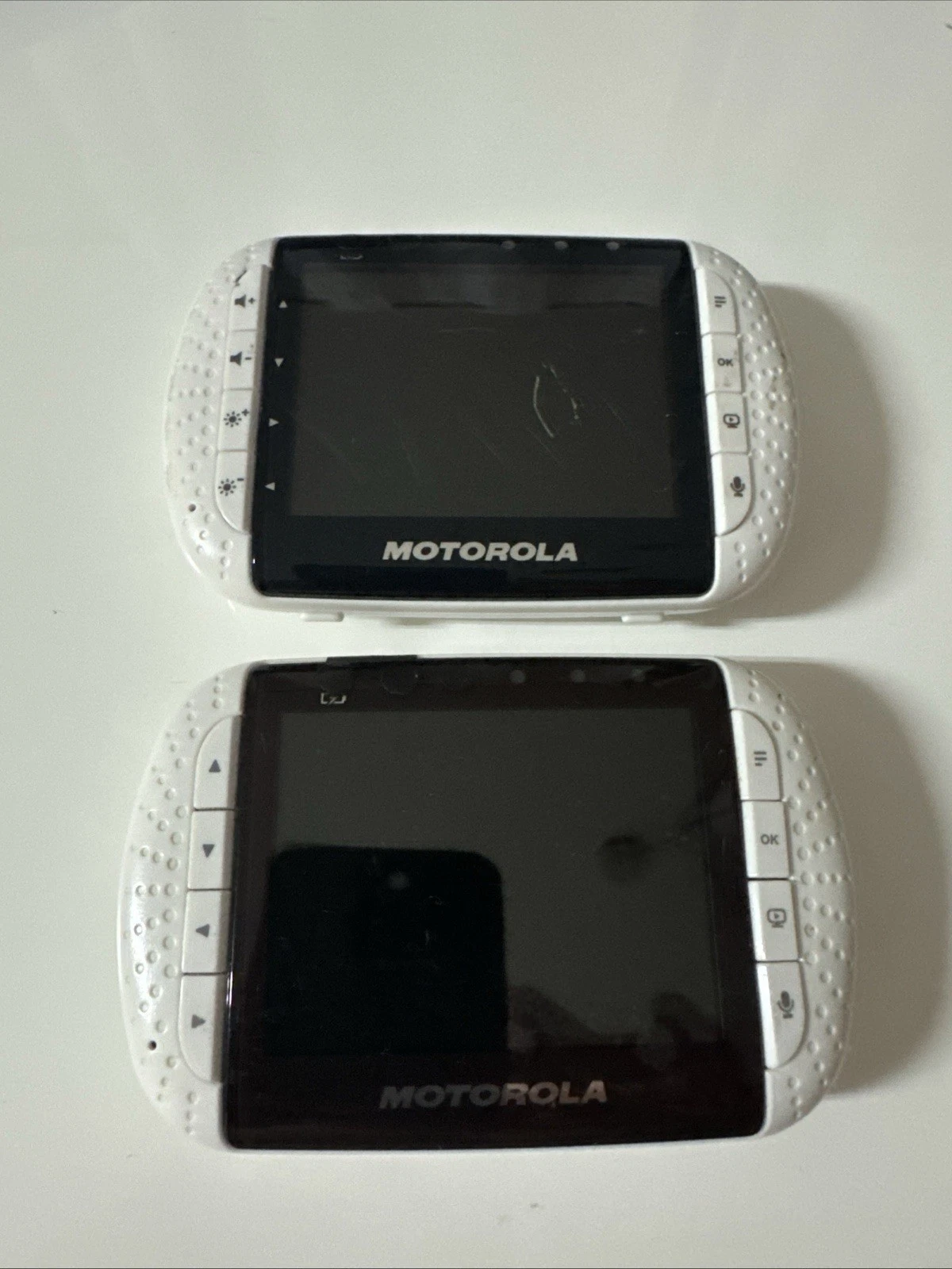 2 Motorola MBP33PU Color Screen Wireless Video Baby Monitor ONLY No Wires