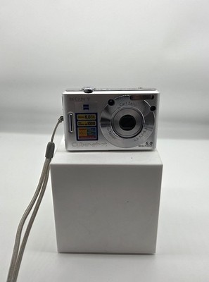 Sony Cyber-shot DSC-W30 6,0 MP Digitalkamera - Silber