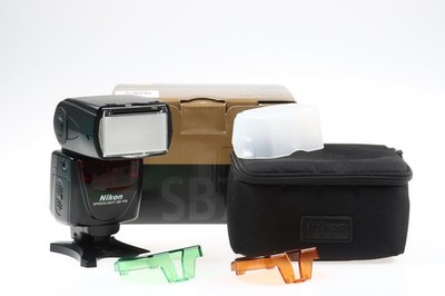 NIKON Speedlight SB-700 Blitzgerät - SNr: 3134104