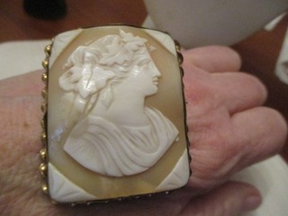 Antique Victorian yellow gold filled large rectangular Cameo Broooh/Pin 2 x 1.5"