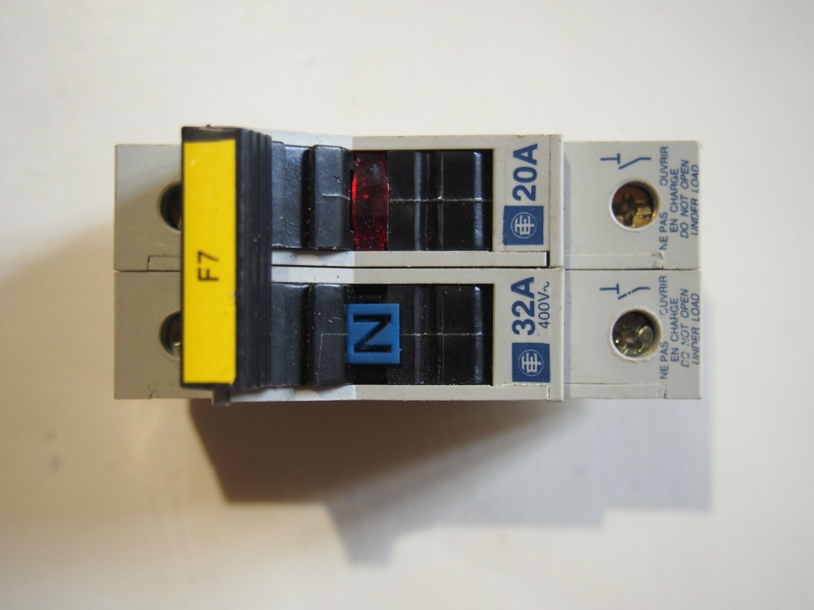 902980_8 902980_8