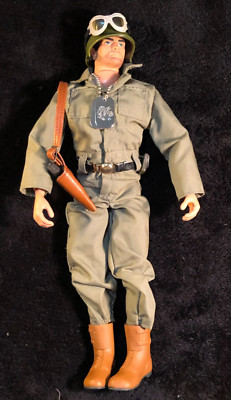 1996 GI Joe 12'' Action Figure Dark Hair Green Eyes Outfit Helmet Boots Tags Gun