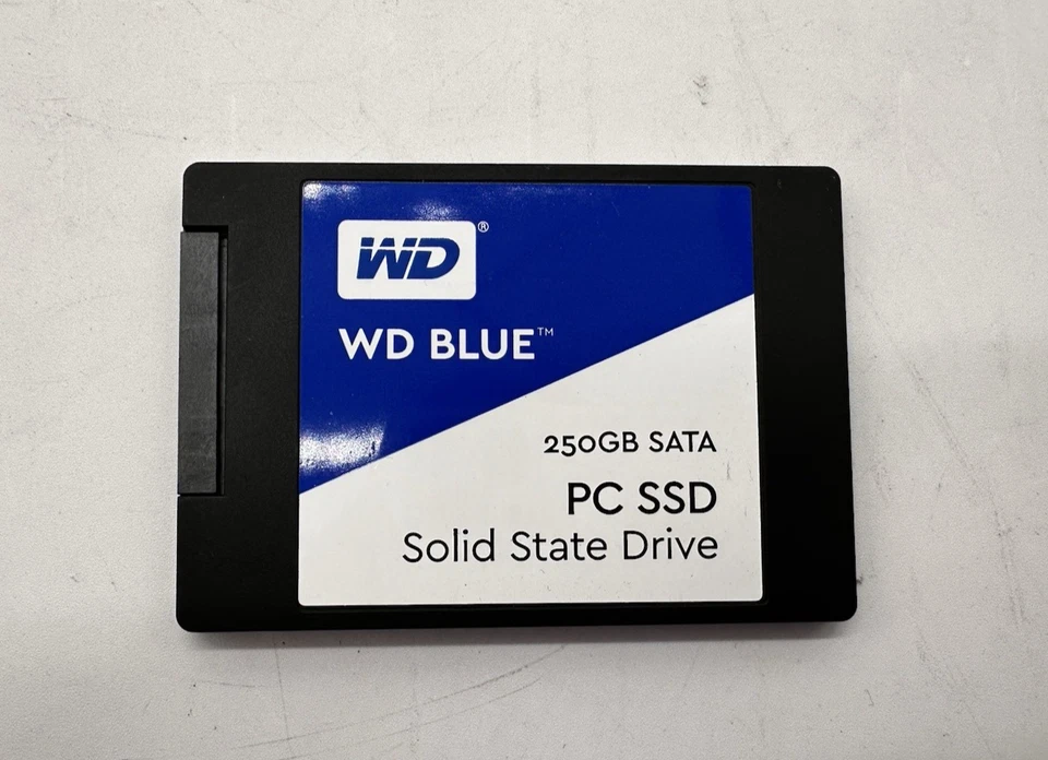 WD Blue PC 250GB Internal SATA 2.5'' Solid State Drive (WDS250G1B0A) - Image 2 of 2