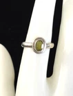 Vintage STERLING SILVER 925 Bezel Set Oval PERIDOT 3mm Band Ring Size 7 - 3.1 G