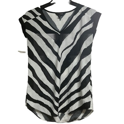 Express Women s Xs 1P Black White Top V Neck Zebra Print Short Sleeve.