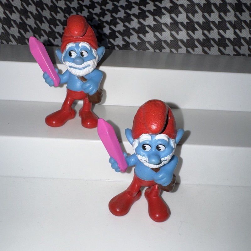 2013 Peyo The Smurfs 2 Papa Smurf With Pink Crystal 3" McDonald's Toy
