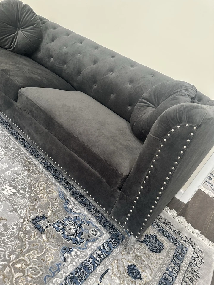 Sofá nuevo Foto 2 de 4