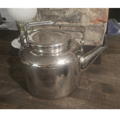 Stainless Steel Silver Stovetop Tea Kettle 2 qt w/ Lid, Gas/Electric/Induction