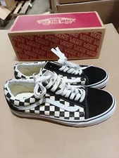 UsedLikeNew_Vans Unisex Old Skool Classic Skate Shoes, (Primary