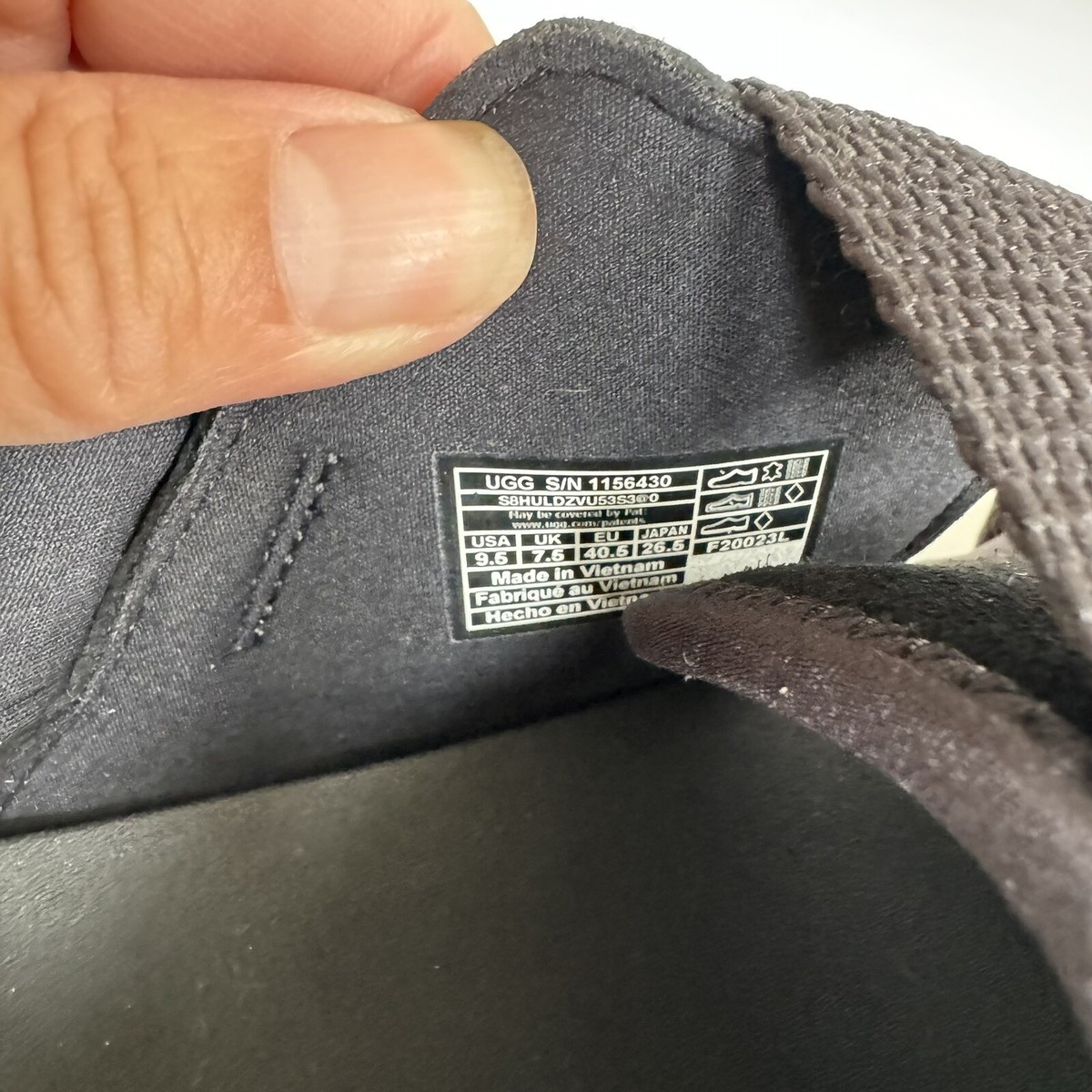 UGG CADY SLIDE BLACK LIGHTWEIGHT PLATFORM SANDALS US 9.5 / EU 40.5