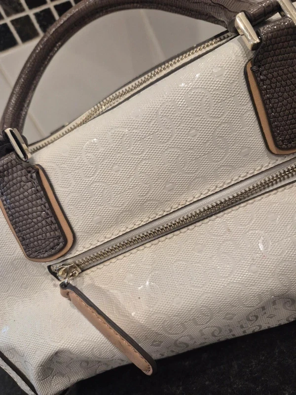 Guess Bag With Matching Purse - Image 4 of 4