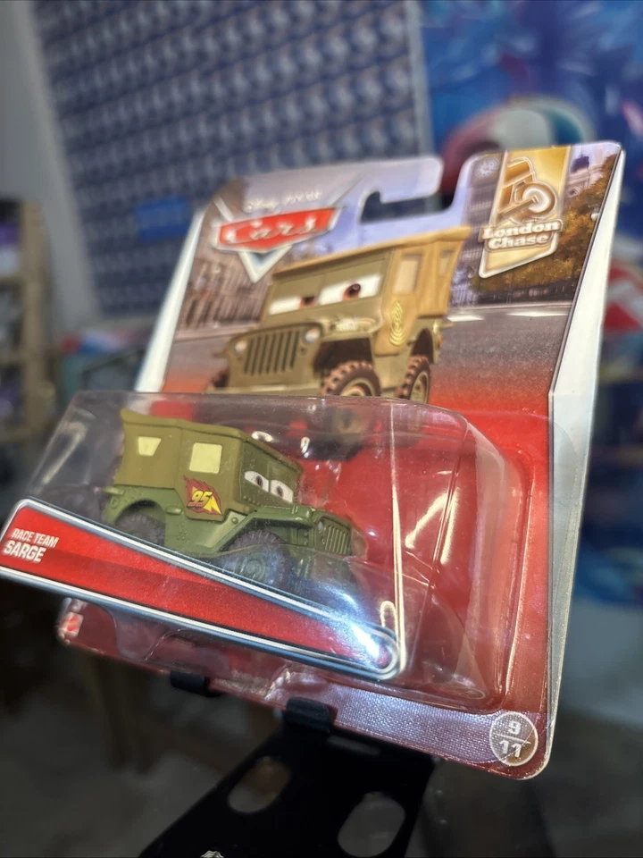 Mattel Disney Pixar Cars Race Team Sarge London Chase 2016 Foto 3 de 4