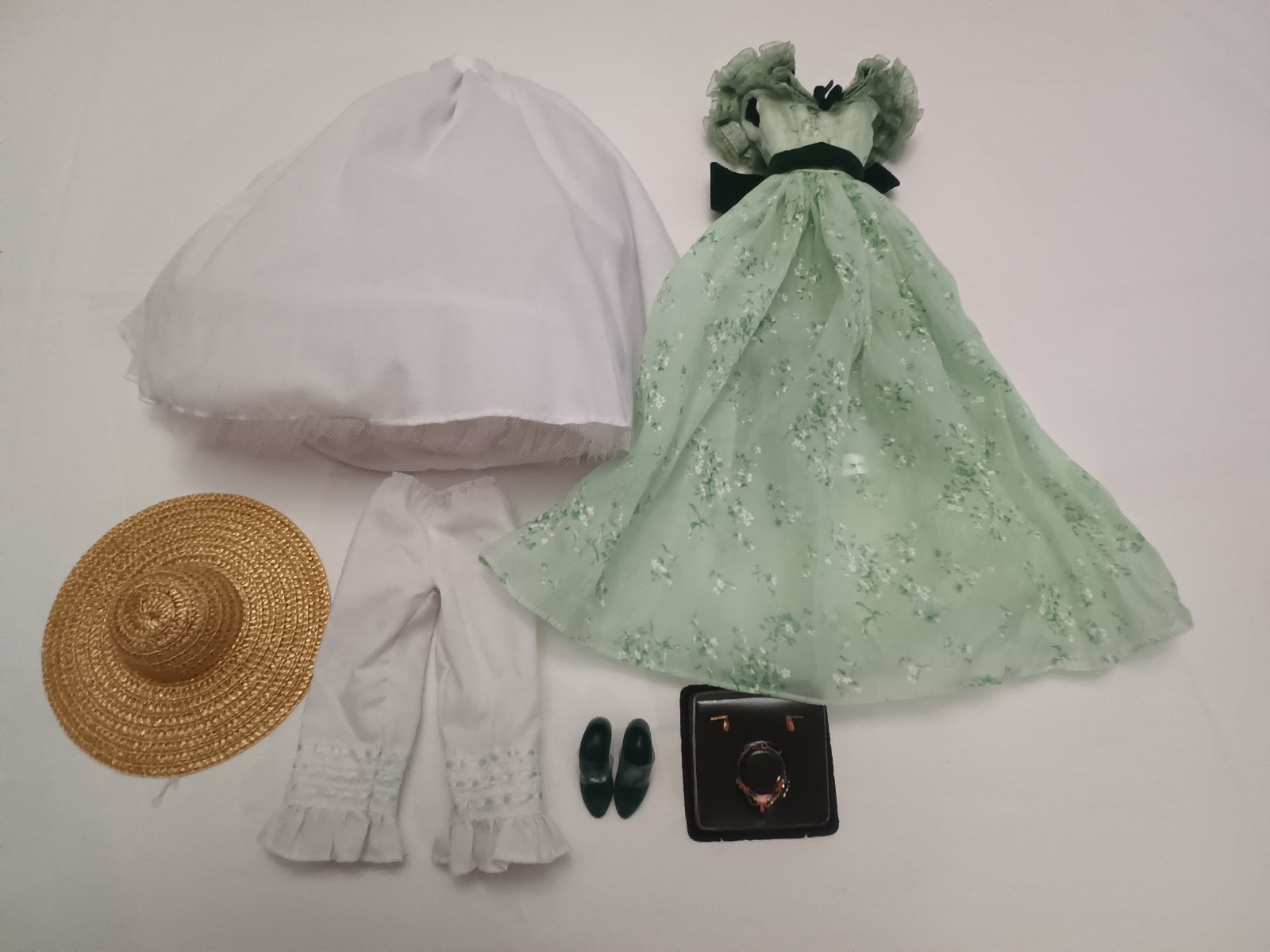 Gone with the Wind Scarlett O'Hara BBQ at Twelve Oaks Franklin Mint Ensemble