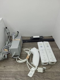 Nintendo Wii Console With 2 Controllers 1 Nunchuck