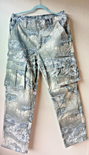 Realtree Camouflage Cargo Pants Mens Medium Camo Hunting Outdoors Casual 32-34