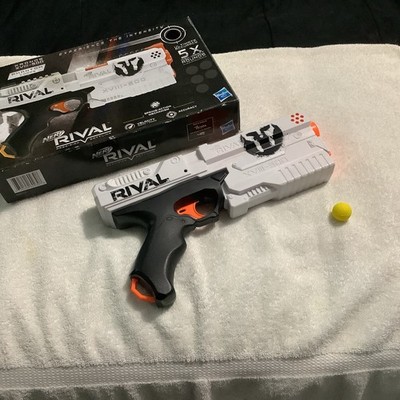 Hasbro Nerf Rival Kronos XVIII-500 Blaster Spring Action 1 Ball