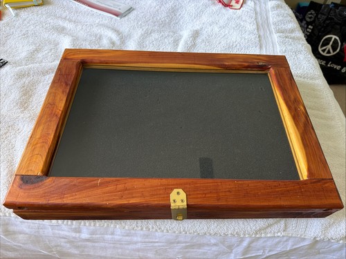 VINTAGE Cedar Wood Display Case 16.25” x 11.5” x 2.5” Glass Top w/Clasp NICE!