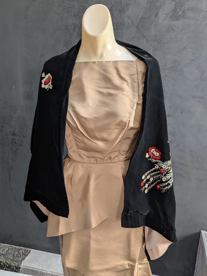 De colección Negro Terciopelo Seda Bordado Pavo Real Chal Estola Envoltura Forro Seda 55" x 18" Foto 4 de 4