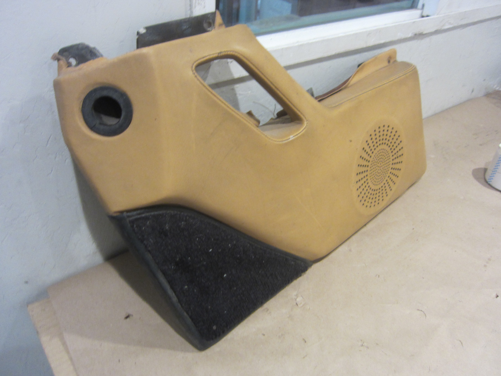 Ferrari Mondial t - RH Door Front Interior Panel - Beige - P/N  62556400